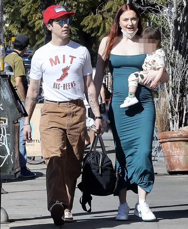 Joe Jonas, Sophie Turner step out for rare lunch outing with daughter Willa