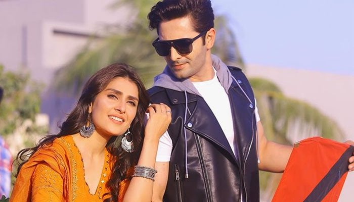 Ayeza Khan gushes over hubby Danish Taimoor in loved-up photo
