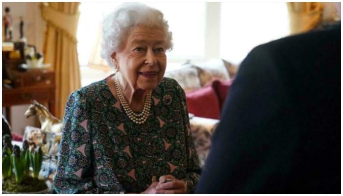 Britains 95-year-old Queen Elizabeth II tested positive for COVID-19 on Sunday — Steve Parsons POOL/AFP