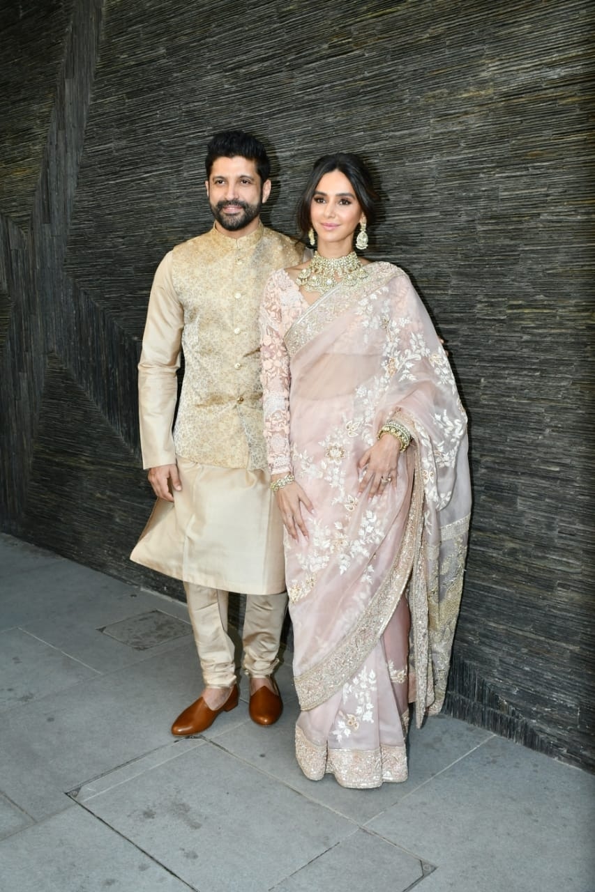 Farhan Akhtar, Shibani Dandekar mark first post-wedding appearance with SWEET gesture