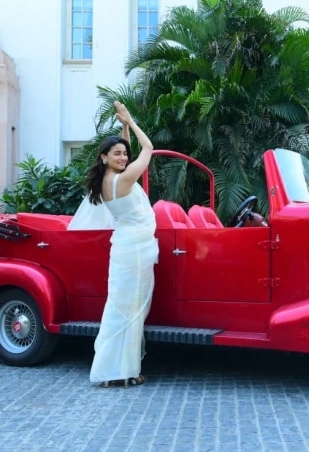 Alia Bhatt is a vision in white as she promotes ‘Gangubai Kathiawadi’ in Delhi