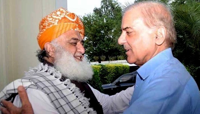 Molana Fazlur Rehman (left) meets PML-Ns Shahbaz Sharif (right) Photo: Geo.tv/ file