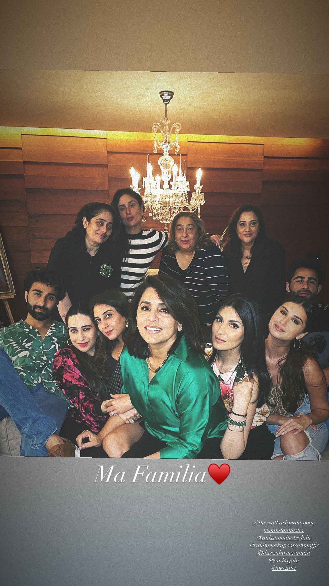 Kareena Kapoor shares picture with her family