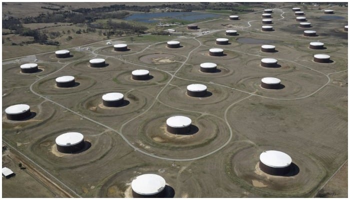 Crude oil storage tanks are seen from above at the Cushing oil hub, in Cushing, Oklahoma, March 24, 2016. REUTERS/Nick Oxford/File Photo