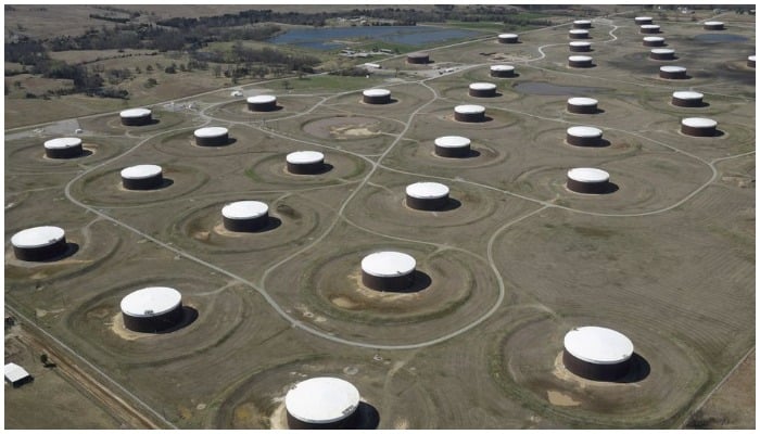 Crude oil storage tanks are seen from above at the Cushing oil hub, in Cushing, Oklahoma, March 24, 2016. REUTERS/Nick Oxford/File Photo