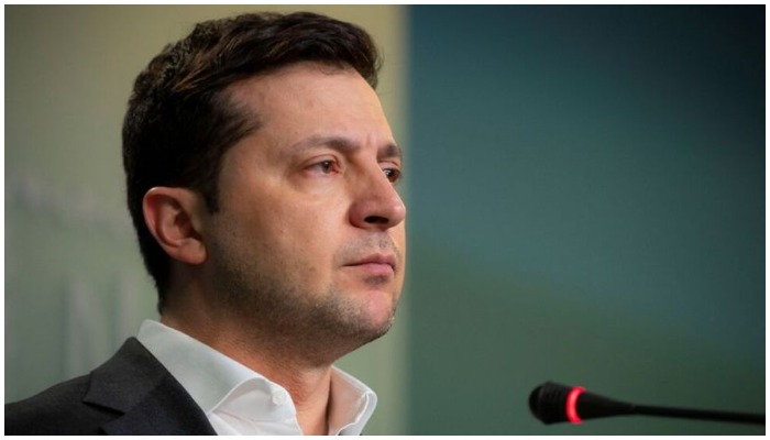 Ukraine's president vows to stay put as Russian troops approach 2 Ukraines president vows to stay put as Russian troops approach