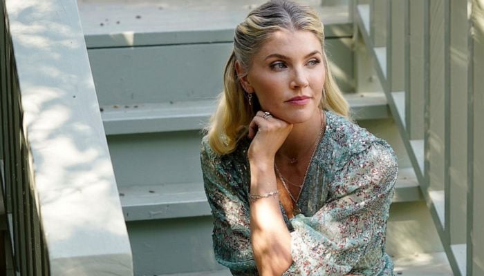 Amanda Kloots shares ‘jam packed’ covid-19 isolation itinerary: ‘I’m potty training’