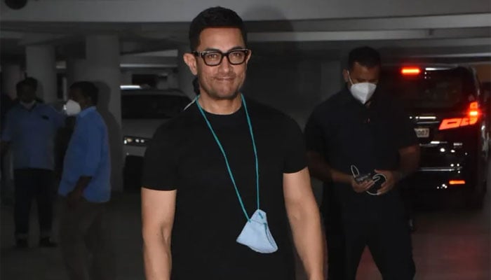 Kareena Kapoor, Deepika Padukone attends Farhan Akhtar’s post wedding bash