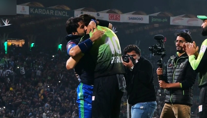 Multan Sultans captain Mohammad Rizwan (left) and Lahore Qalandars skipper Shaheen Shah Afridi hug each other after Qalandars defeat Sultans to bag their first PSL title at Gaddafi Stadium in Lahore, on February 27, 2022. — Twitter