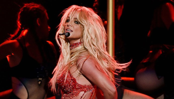 Britney Spears justifies controversial photos sans clothes: Free WOMAN