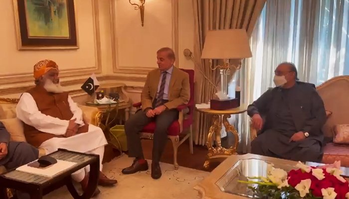 Pakistan Democratic Movement (PDM) chief Maulana Fazlur Rehman (left), Leader of the Opposition in the National Assembly and PML-N President Shahbaz Sharif (centre), and PPP co-chairman Asif Ali Zardari hold meeting in Lahore, on February 23, 2022. Photo: Twitter