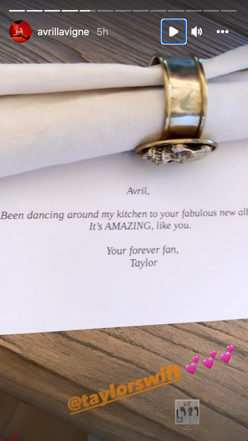 Taylor Swift sends congratulatory note to Avril Lavigne over her new album