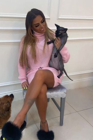Katie Price appears in extravagant fur slippers, break promise to fans