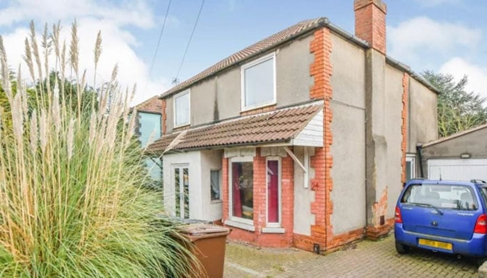 This home in Lincoln, East Midlands looks unsuspecting. — Deadline via The Sun