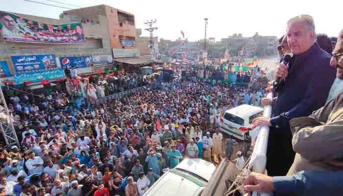 Foreign Minister Shah Mehmood Qureshi addressing Haqooq-e-Sindh March in Tando Muhammad Khan. -Radio Pakistan