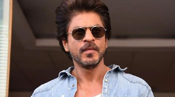 Shah Rukh Khan wins hearts with THIS sweet gesture towards his driver: Watch