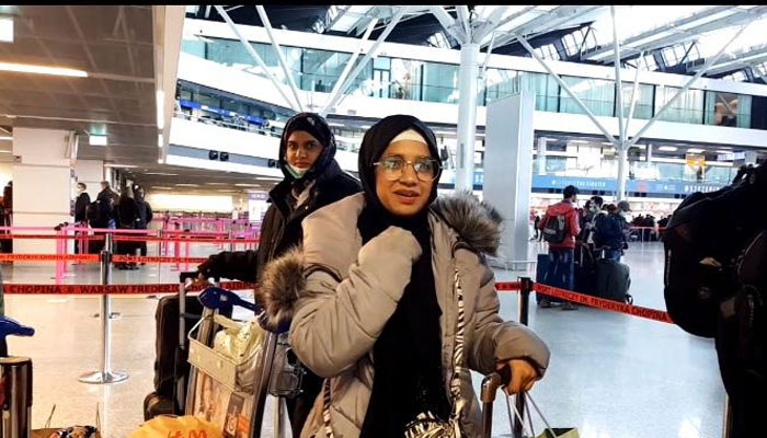 Pakistani students at Warsaws Chopin Airport. — Photo by author