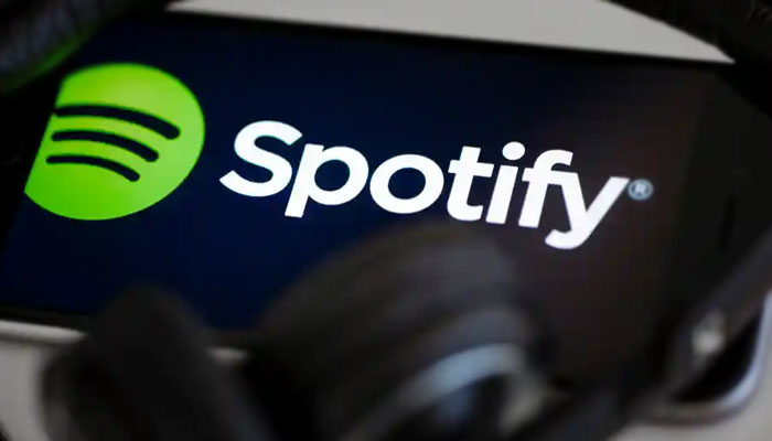 Spotify drops paying subscribers in Russia