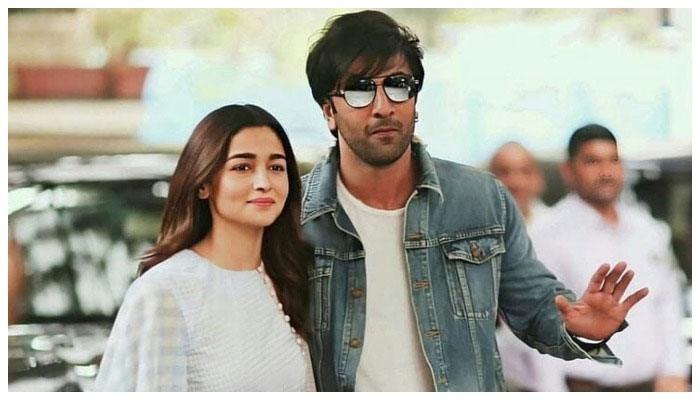Alia Bhatt poses with beau Ranbir Kapoor at Sharmaji Namkeen’s special screening