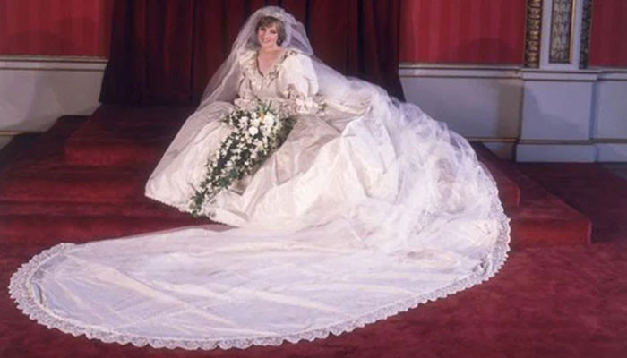 Perancang gaun pengantin Putri Diana ngeri dengan keadaan gaunnya