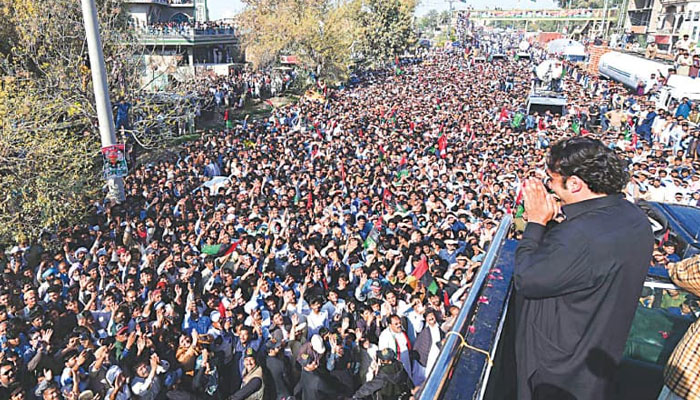 PPP chairman Bilawal Bhutto-Zardari gestures to supporters in this south Punjab town during a public meeting as part of his party’s long march against the PTI government.— PPI/File