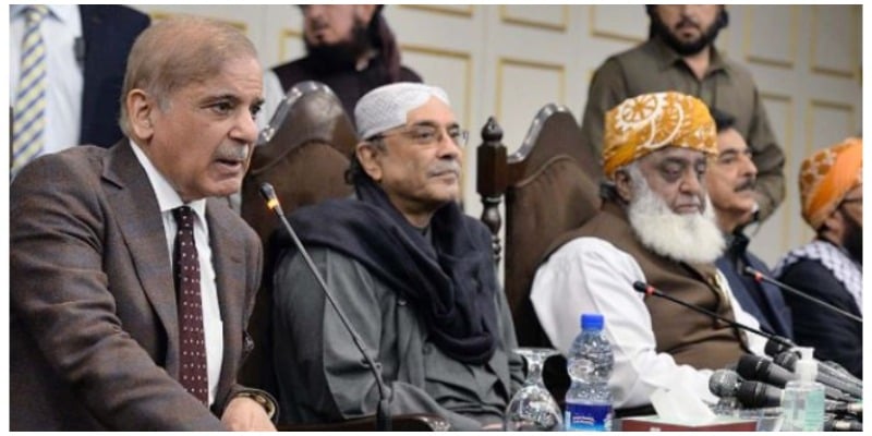Opposition Leader in National Assembly Shahbaz Sharif, PPP Co-Chairperson Asif Ali Zardari and JUI (F) Chief Maulana Fazal-ur-Rehman addressing a joint press conference. Photo: APP
