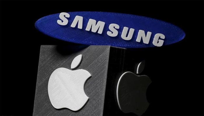 3D-printed Samsung and Apple logos are seen in this picture illustration made in Zenica, Bosnia and Herzegovina on January 26, 2016. REUTERS/Dado Ruvic/Files