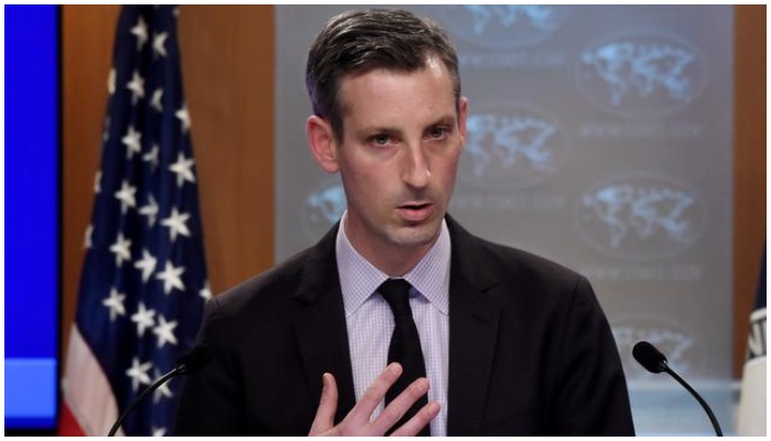 Juru bicara Departemen Luar Negeri AS Ned Price berbicara dalam jumpa pers di departemen di Washington, AS, 9 Februari 2021. Foto: Reuters/file