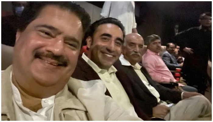 PPP Chairman Bilawal Bhutto-Zardari (centre), Nabeel Gabol (left) and Khursheed Shah (right). Photo: Twitter/ @Nabilgabol