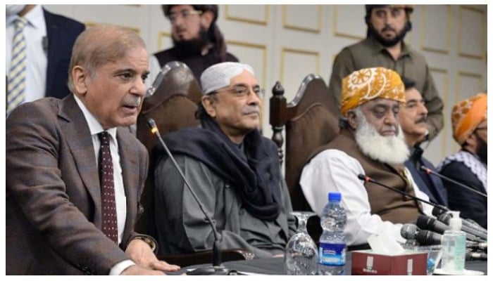 Opposition Leader in National Assembly Shahbaz Sharif, PPP Co-Chairperson Asif Ali Zardari and JUI (F) Chief Maulana Fazal-ur-Rehman addressing a joint press conference. Photo: APP