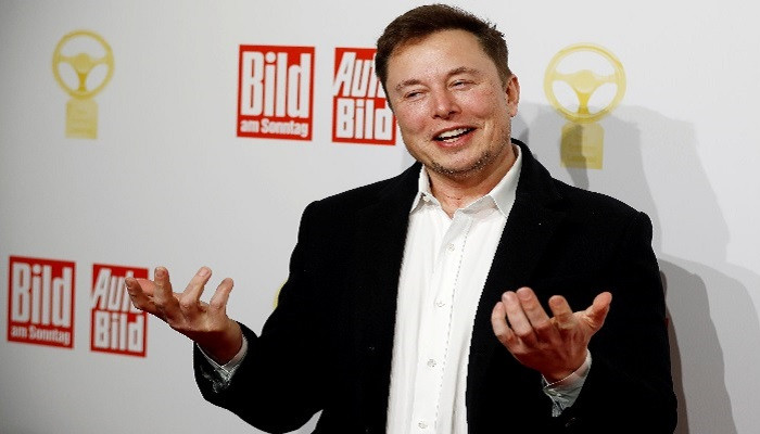 Kepala badan antariksa Rusia membentak Elon Musk