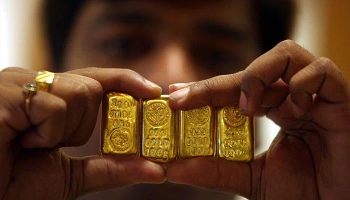 Emas bersinar di tengah depresiasi rupee, naik Rs100 per tola di Pakistan