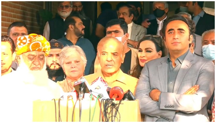 Balochistan National Party-Mengal chief Sardar Akhtar Mengal, Pakistan Democratic Movement President Maulana Fazlur Rehman, PML-N President Shehbaz Sharif and PPP Chairperson Bilawal Bhutto Zardari (from left to right) speak to media persons in Islamabad. Photo: PPP Twitter