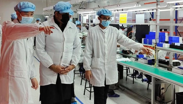China’s Vivo Communication Technology’ will set up mobile assembling unit in Pakistan in the future. Photo: Twitter/file