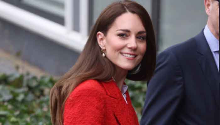 Kate Middleton terlihat menggoda Pangeran William selama kunjungan Belize