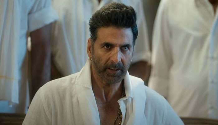 Akshay Kumar reveals why his vision was impaired while shooting ...