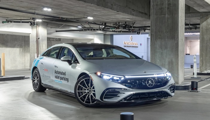 Mercedes-Benz and Bosch introduce automated valet parking.—Photo: CNET