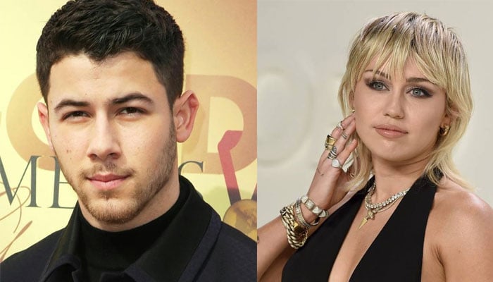 Miley Cyrus reads fan sign about ex Nick Jonas at Lollapalooza Chile