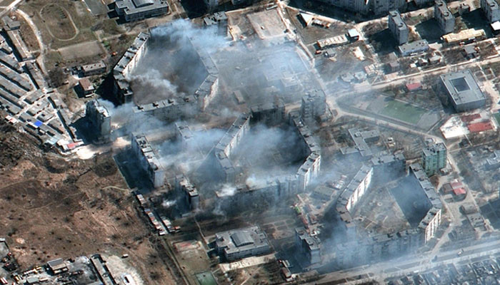 Serangan udara Rusia mendatangkan malapetaka di Mariupol, mengubah kota Ukraina menjadi “abu”