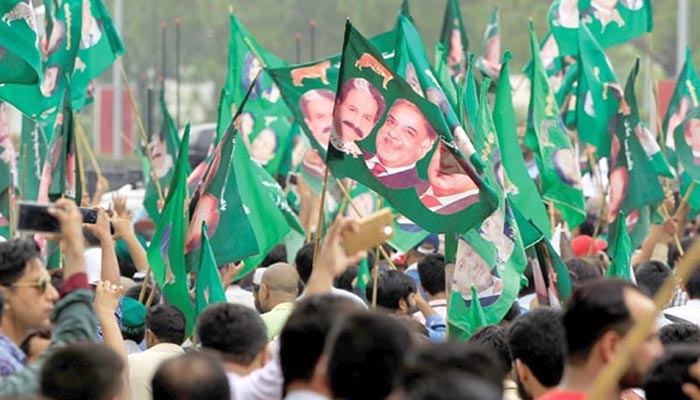 PML-N supporters take part in Nawaz Sharif’s rally. — Reuters/File