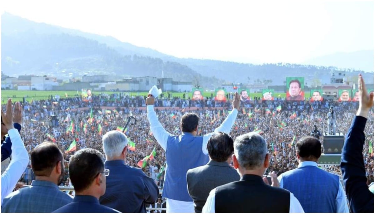 Prime Minister Imran Khan holding a jalsa in Mansehra on March 25, 2022. — Facebook/ Imran Khan