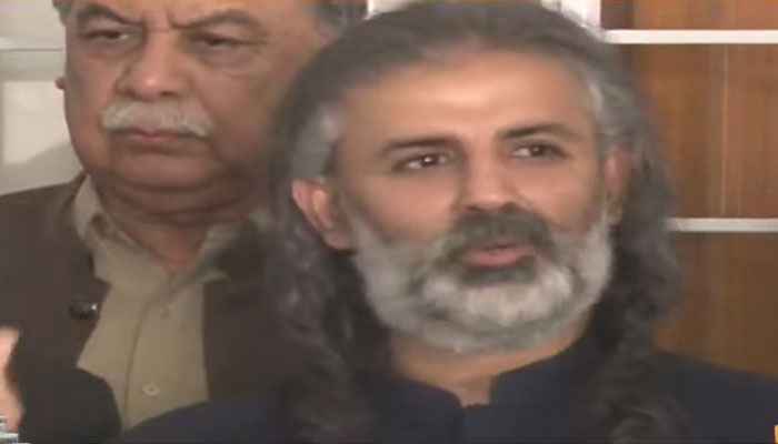 Jamhoori Watan Party leader Shah­zain Bugti. Photo: Geo.TV/ screengrab