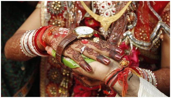 Pengantin pria menghilang pada hari pernikahan, tiba di tempat setelah pengantin wanita mengajukan FIR
