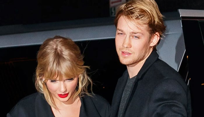 Taylor Swift and Joe Alwyn look in love at Pre-Oscars Party
