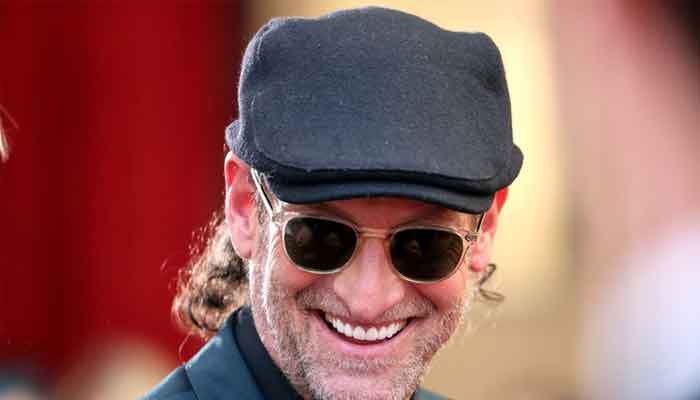 Troy Kotsur wins supporting actor Oscar for 'CODA' 2 Troy Kotsur wins supporting actor Oscar for CODA