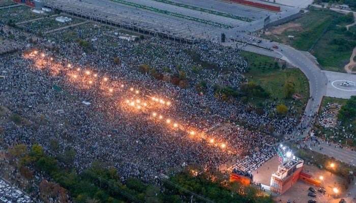 PTI public gathering at Parade Crowd in Islamabad on March 28, 2022. — Twitter/@iihtishamm