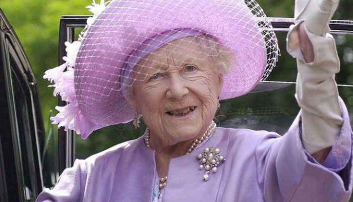 La reina Isabel rinde un sentido homenaje a su madre en su 20 aniversario