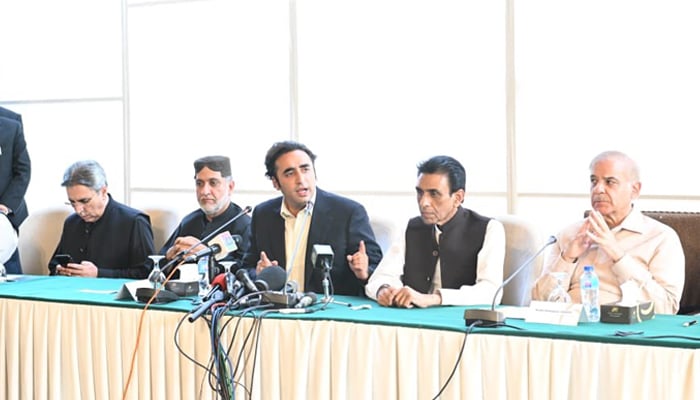 Leaders of the Opposition (right to left): PML-N President Shahbaz Sharif, MQM-P Convener Khalid Maqbool Siddiqui, PPP Chairman Bilawal Bhutto-Zardari, BNP-M chief Akhtar Mengal, MQM-P leader Aamir Khan. — Twitter/@MediaCellPPP