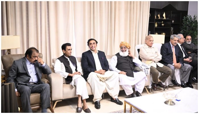Leaders of the Opposition (left to right): PML-N leader Rana Sanaullah, MQM-P Convener Khalid Maqbool Siddiqui, PPP Chairman Bilawal Bhutto-Zardari, JUI-F chief Maulana Fazlur Rehman, PML-N President Shahbaz Sharif, and others. — Twitter/@MediaCellPPP