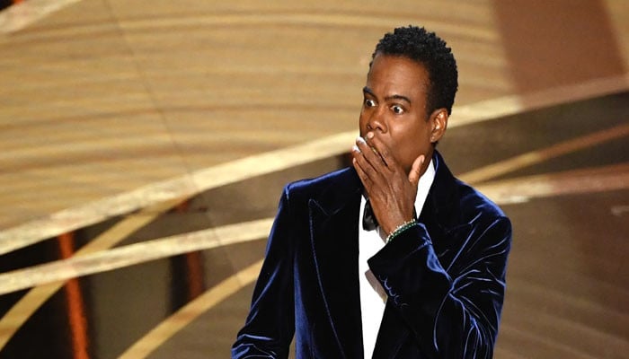 Chris Rock mengakui bahwa dia sedang ‘memproses’ SLAP dalam pertunjukan komedi pertama setelah Oscar